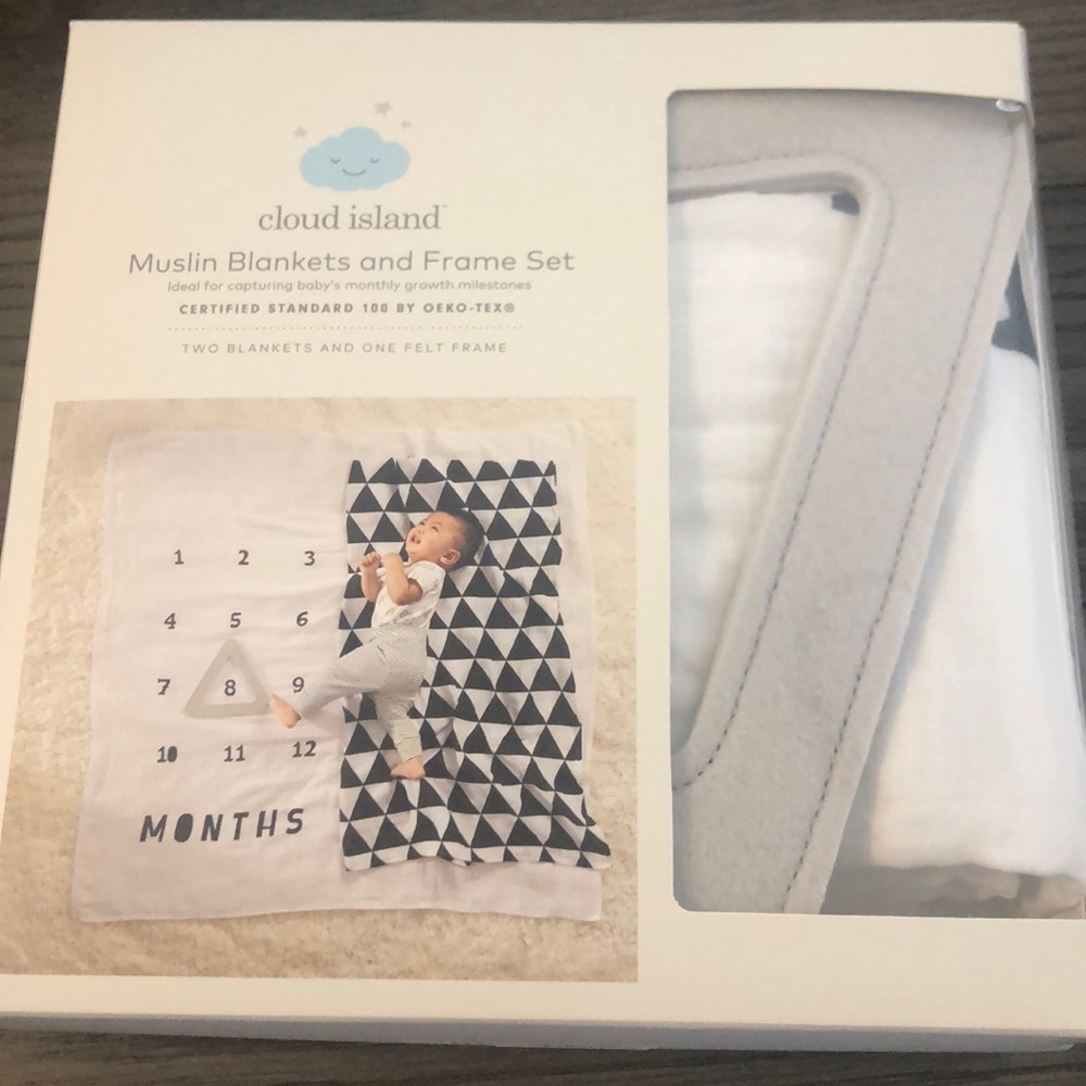 Cloud Island Muslim blankets and frame set